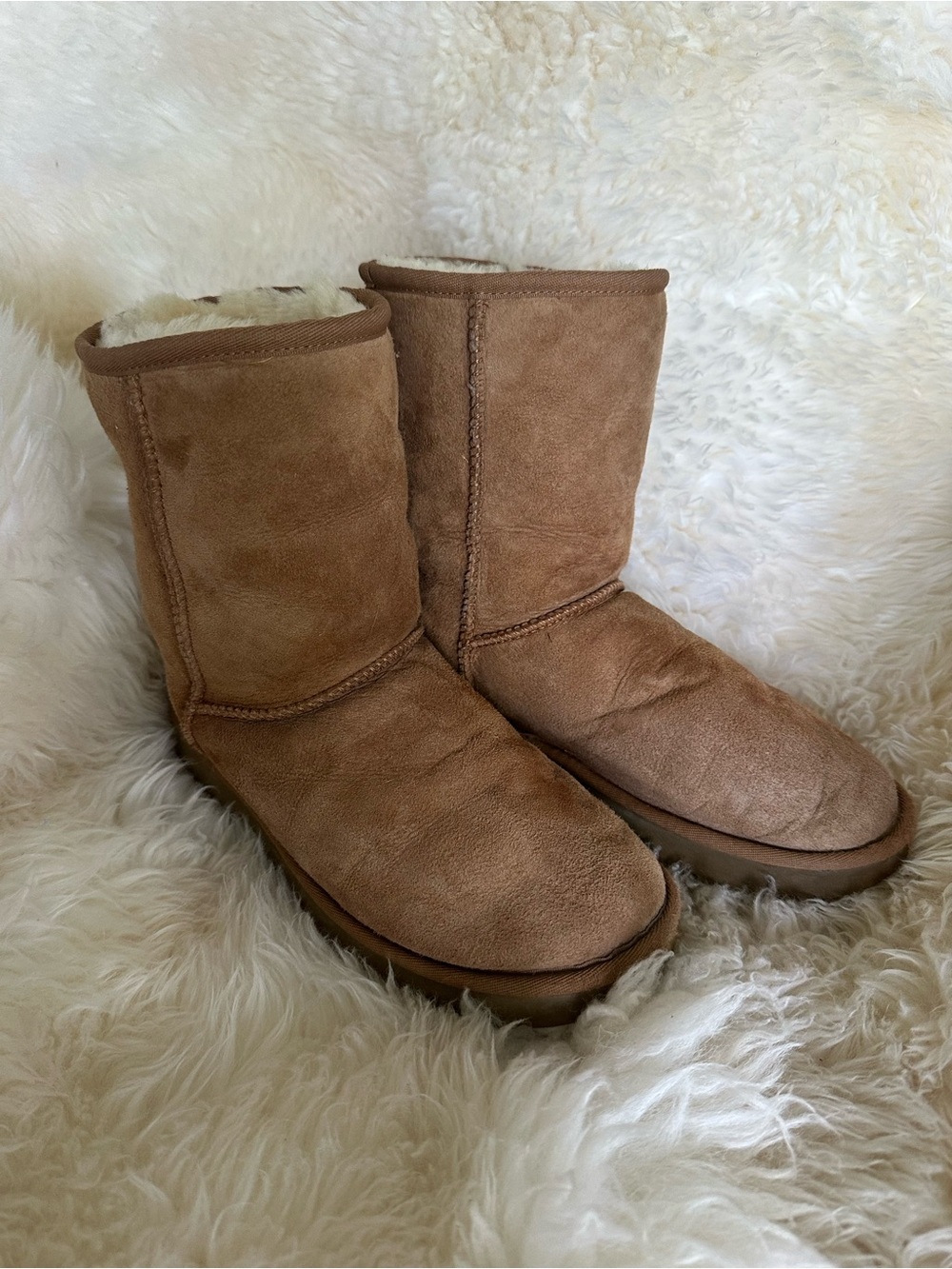 UGG Women's Chestnut Brown Suede Classic Short Boot Shearling Liner